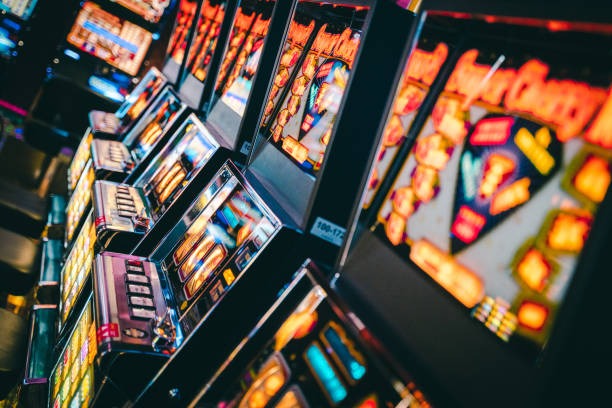 Cascading reels and multiplier increase