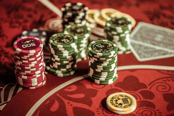 Andar Bahar game table with dealer and card reveal